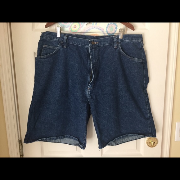 Wrangler Other - 2 Pair of Wrangler Relaxed Men’s Jean shorts 42